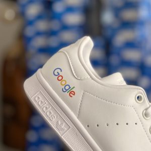 Lire la suite à propos de l’article Pourquoi les entreprises choisissent de plus en plus les baskets personnalisées pour leur image de marque